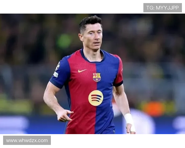 莱万多夫斯基在巴萨的表现持续回暖，未能实现的荣耀引发关注